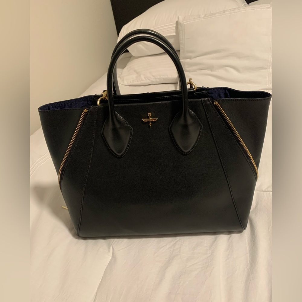 Pour la victory purse handbag